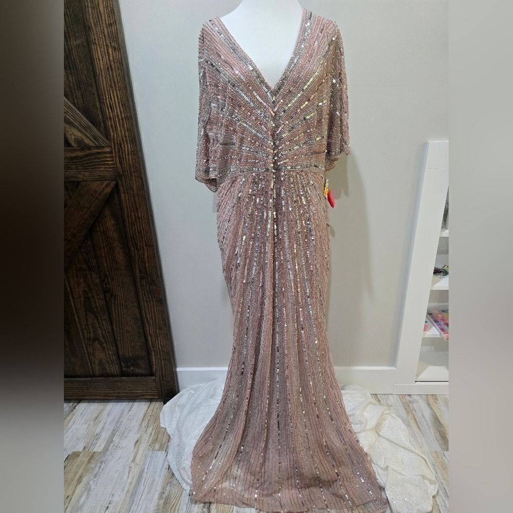 Mac Duggal 93583 Sequined V Neck Cape Sleeve Column Gown NWOT size 16 Rose Pink - Picture 4 of 7